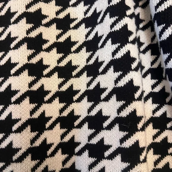 Black and White Houndstooth Cape Jacket w/ Sleeves, Size XL - Picture 3 of 4